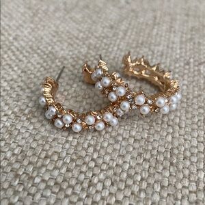 Arya Pearl Statement Hoops